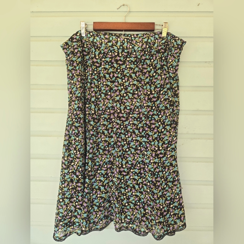 Dress Barn Black, Blue, And Purple Floral Skirt Size 20
